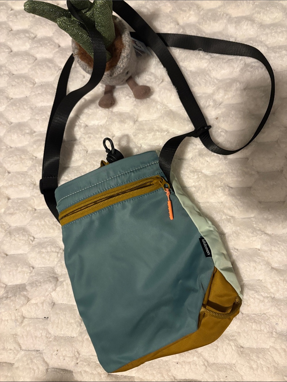 lululemon athletica Colorblock Crossbody in Teal, Mustard & Mint
